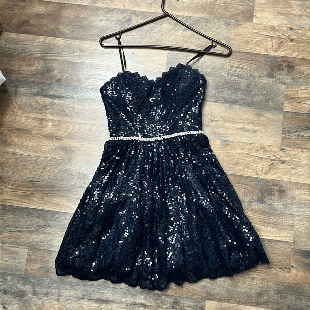 Prom, Homecoming Cocktail Dress Strapless size 5 Navy sweat heart neckline